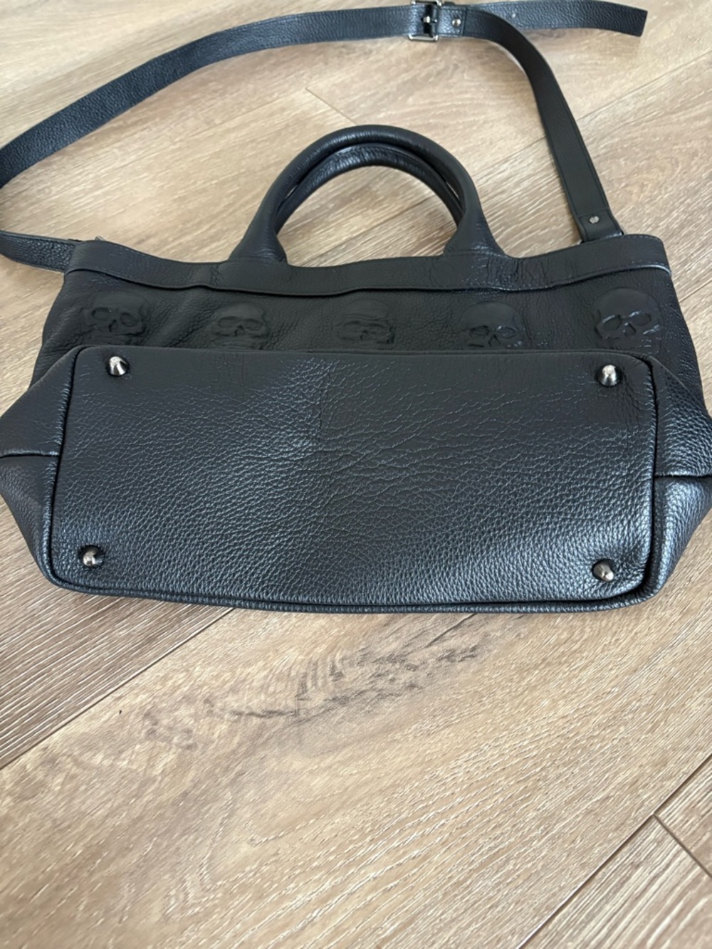 Black Skull-Embossed Leather Tote Bag - Women - Picture 9 of 10